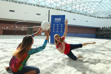 Tra la neve di Sochi spunta un campo da beach volley!