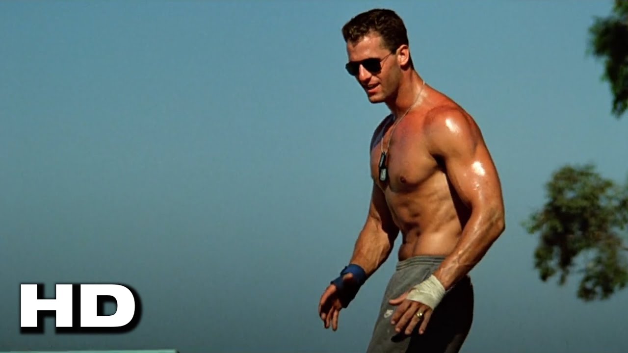 Top Gun (1986): La celebre scena di beach volley, in HD